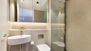 Hair dryer, towels - Modern central Surry Hills apartment w/rooftop terrace and BBQ (Surry Hills)
