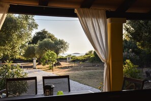 Hus - 2 sovrum - terrass - utsikt mot trädgården | Utsikt mot trädgården