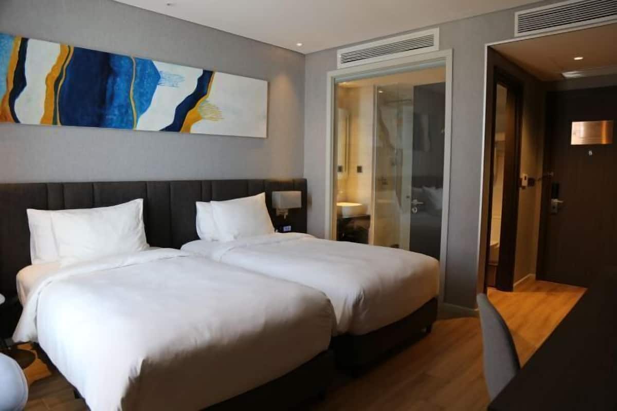 1 bedroom, minibar, in-room safe, desk