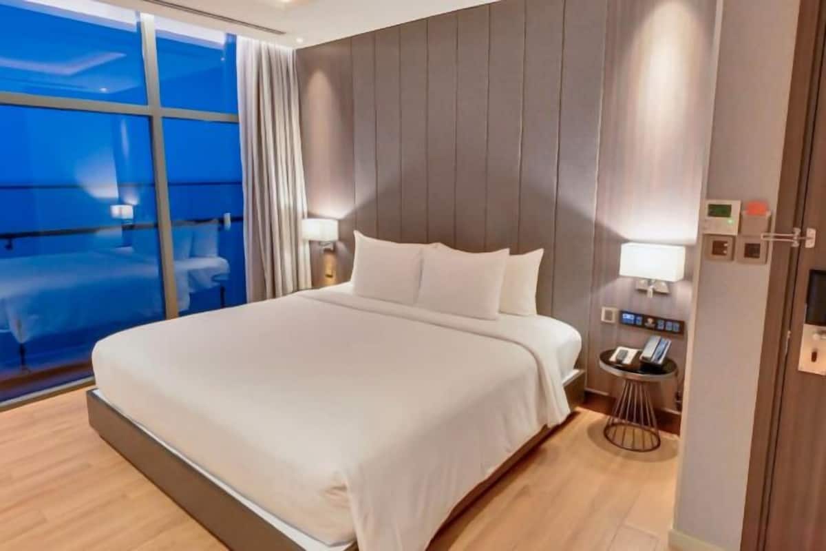 1 bedroom, minibar, in-room safe, desk