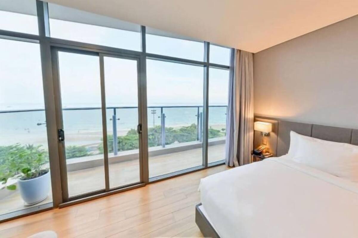 1 bedroom, minibar, in-room safe, desk