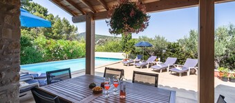 Villa en Caunes-Minervois con piscina privada