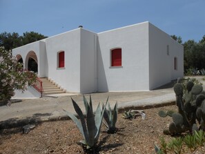 Exterior - Villa Flora with a private pool, three bedrooms, and three bathrooms in S. M. di Leuca (Castrignano del Capo)