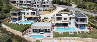 Iraklis 1 - A Stylish Eco Villa near beaches