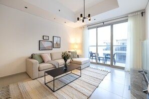 Living area - 2 Beds Brand New Apt In Al Wasl Jumeirah (Dubai)