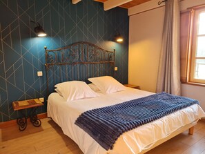 2 bedrooms, free WiFi, bed sheets - Charming Cottage with Sauna, Fireplace, and Countryside Views in Loiret (Vitry-aux-Loges)