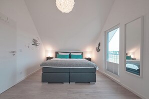 2 chambres, fer et planche à repasser, lit parapluie, Wi-Fi gratuit