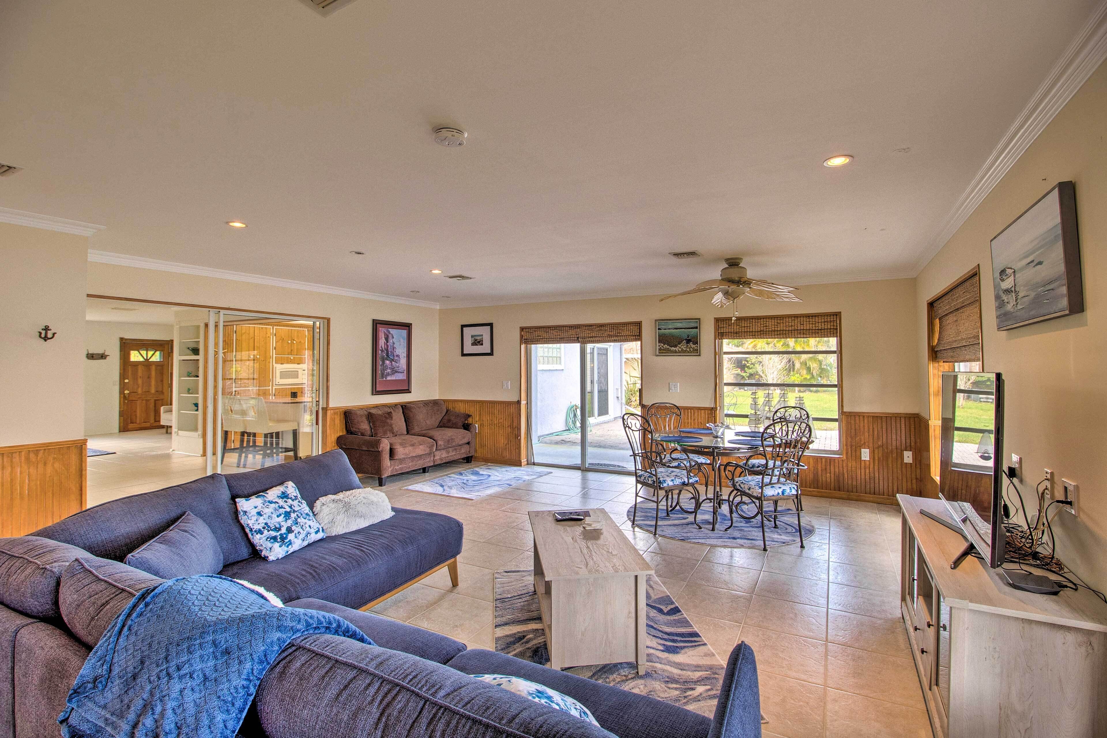 Pet-Friendly Sebastian Home on Lake; Golf Nearby