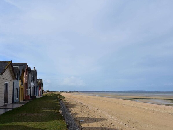 On the beach - Modern holiday home near the sea in Normandy (Saint-Marcouf)