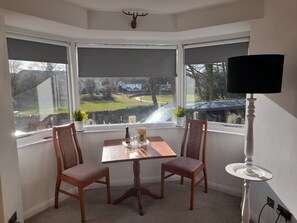 Dining - The Studio, Free Parking, windermere (Cumbria)