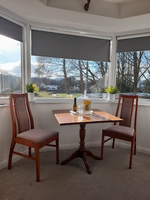 Dining - The Studio, Free Parking, windermere (Cumbria)