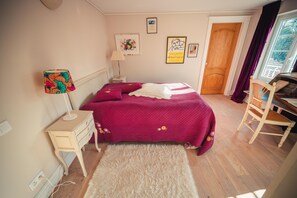 1 habitación, tabla de planchar con plancha y wifi 