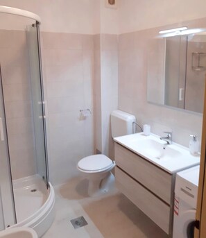 Shower, hair dryer - Apartment Ljubica, (16480), Banjol, hr (Banjol)