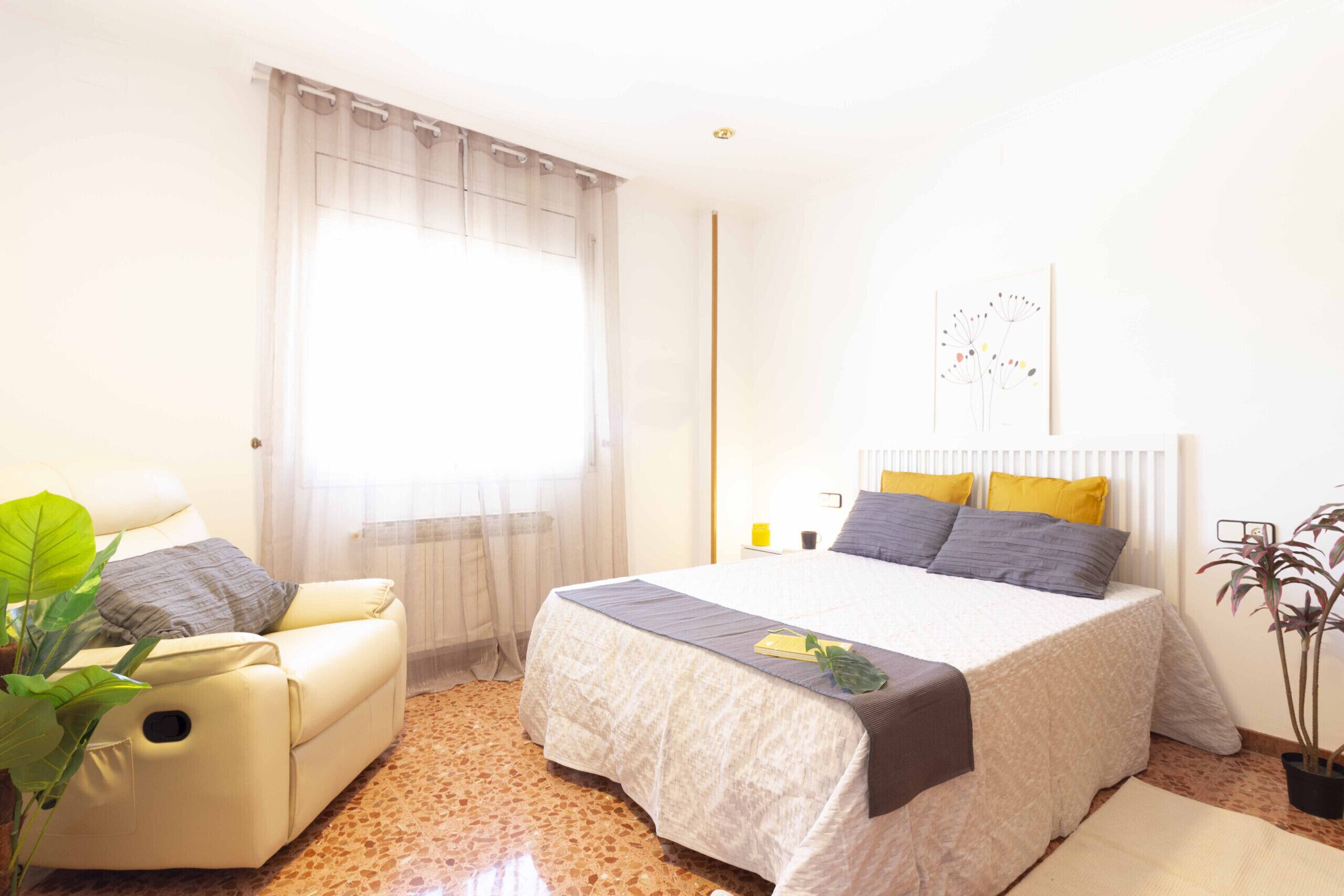 5 bedrooms, iron/ironing board, travel crib, free WiFi