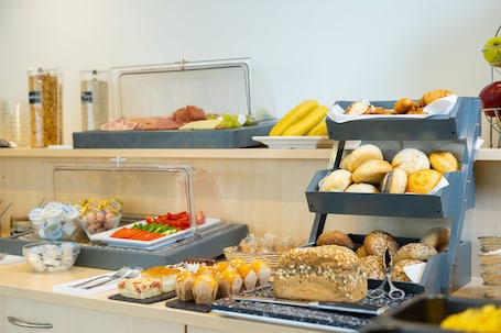 Desayuno buffet todos los días (con cargo)