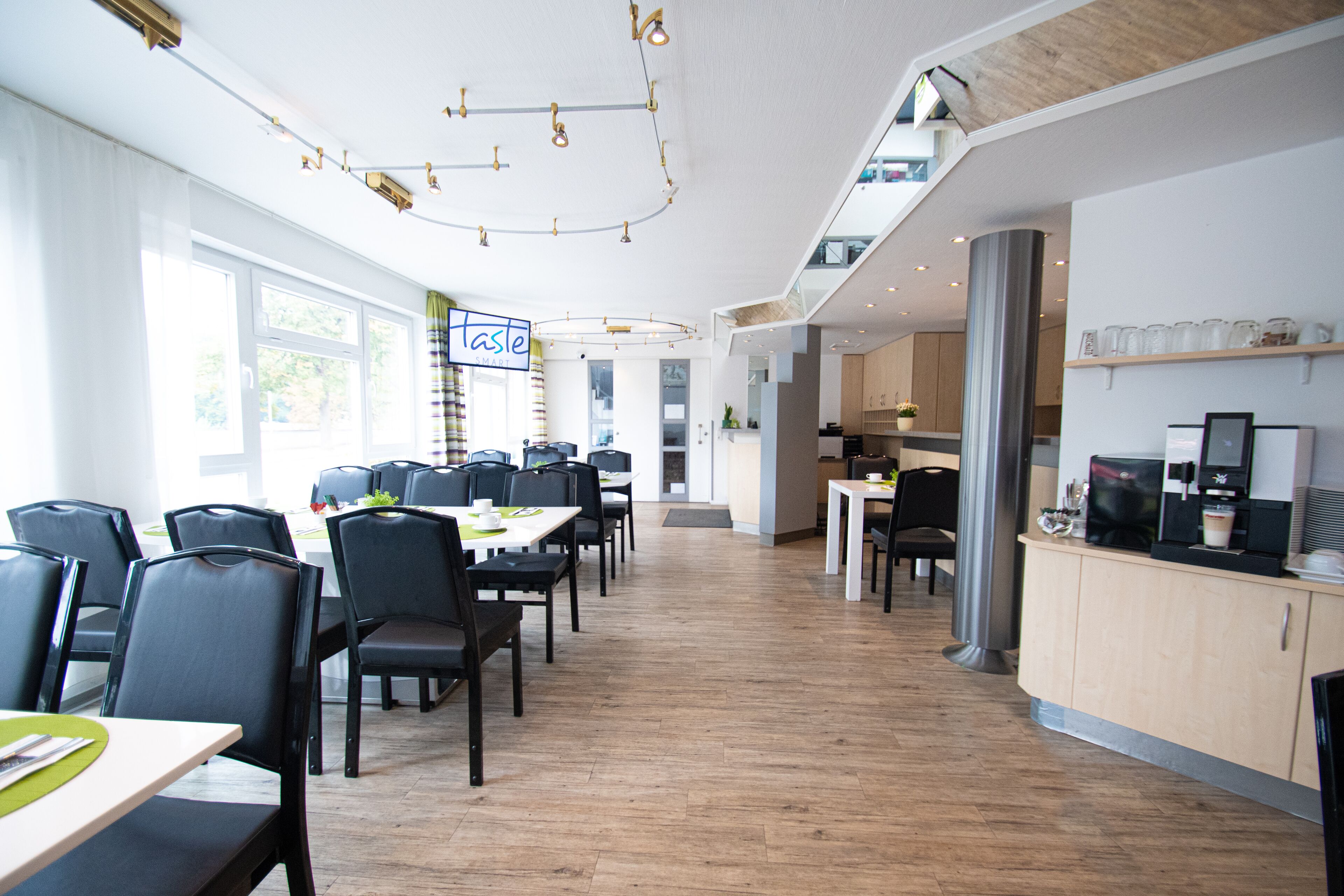 Tägliches Frühstücksbuffet gegen Gebühr