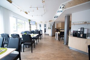 Frokostbuffé hver dag (mot et tillegg)