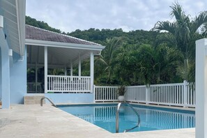 Outdoor pool - Luxury Villa-sleeps 6-private Pool (Jolly Harbour)