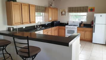 Tủ lạnh, lò vi sóng, lò nướng, bếp nấu