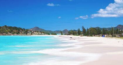 Luxury Villa-sleeps 6-private Pool