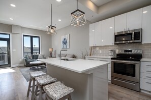 Microwave, dishwasher