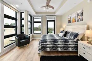 4 bedrooms, iron/ironing board, Internet