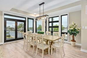 Dining - Hard to find, beautiful 4 bedroom luxury villa (Ocean City)