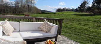 Cozy Ski House in Stowe, 5 min to village, perfect for family/friends getaway 