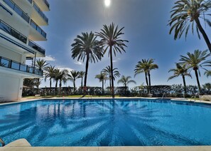 Pool - Skol 335 - Fantastic South-Facing Beachfront Apartment (Marbella)