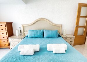 2 bedrooms, desk, iron/ironing board, internet - Skol 439 - Spacious South-Facing Apartment with Sea Views in Skol Marbella (Marbella)