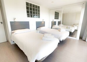 2 habitaciones, tabla de planchar con plancha y wifi gratis 