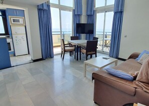 TV - Skol 715 - Spectacular Corner Duplex Apartment in Skol Marbella (Marbella)
