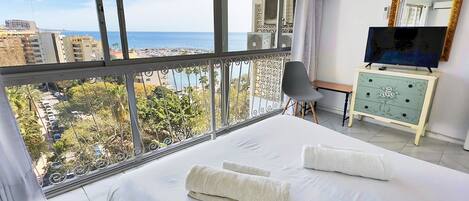 2 slaapkamers, een strijkplank/strijkijzer, gratis wifi, beddengoed