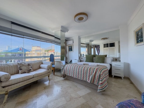 3 chambres, fer et planche Ă repasser, Wi-Fi gratuit, draps fournis