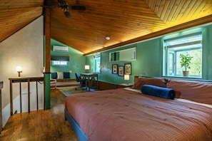1 bedroom, desk, iron/ironing board, WiFi