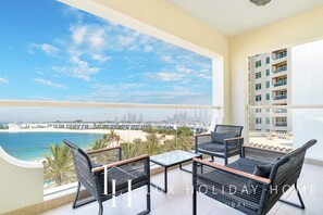 Deluxe Apartment | Beach/ocean view - LUX Holiday Home - Al Nabat 1 (Dubai)
