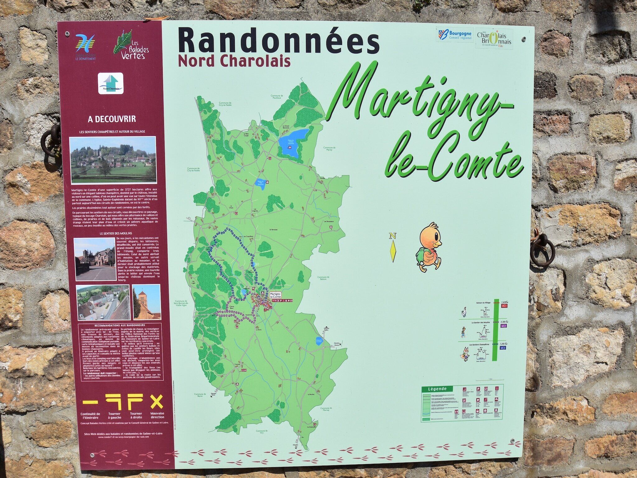 Eine Karte von Randonnée Nord Charolais mit einer Windrose, einer kleinen Entenillustration und einer Legende.