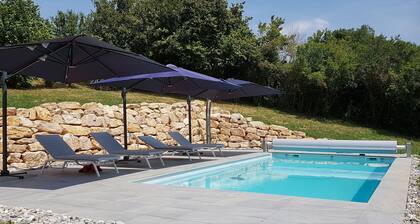 Mansión en Martigny con piscina climatizada