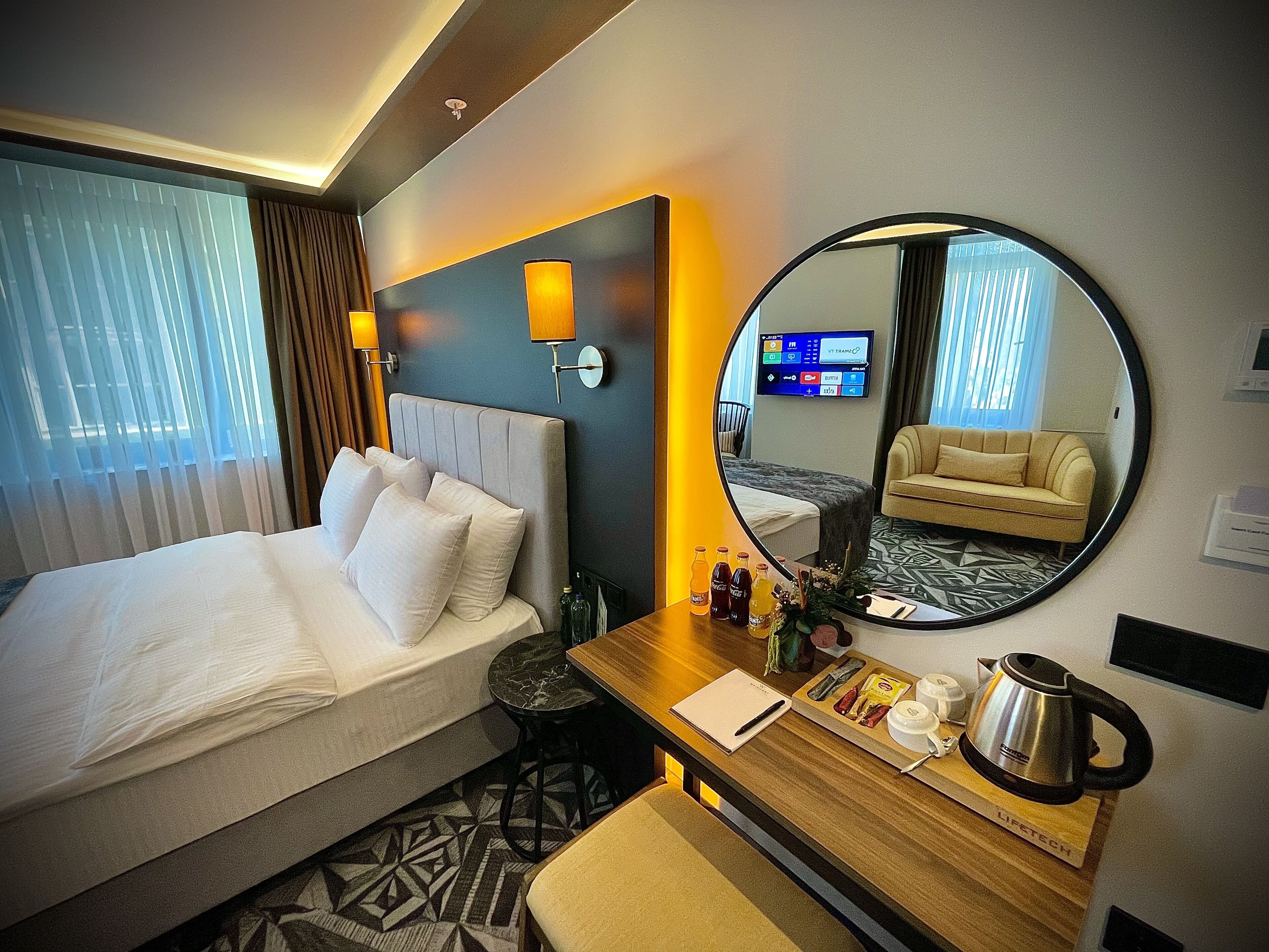 premium bedding, minibar, in-room safe, desk