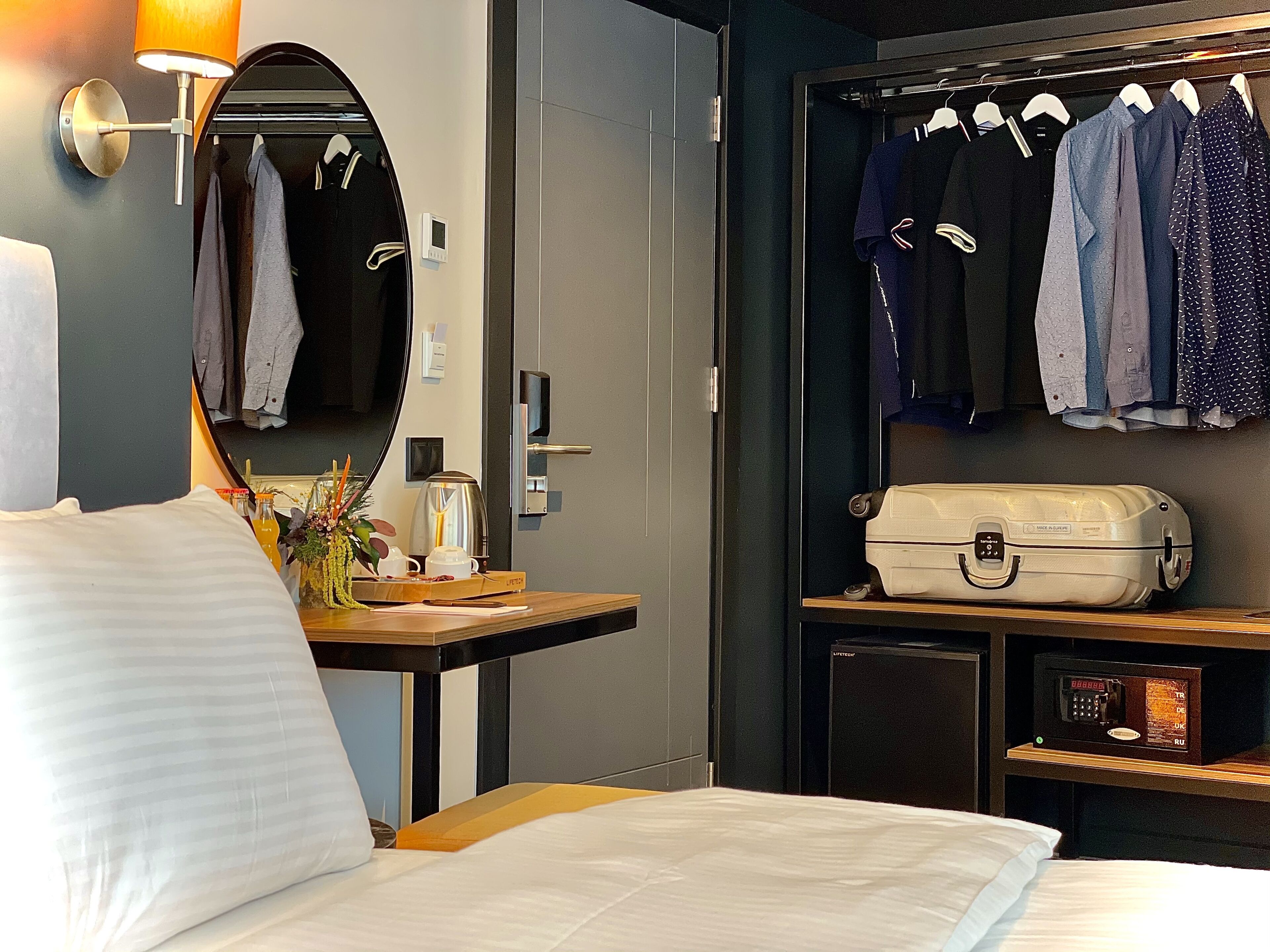 premium bedding, minibar, in-room safe, desk