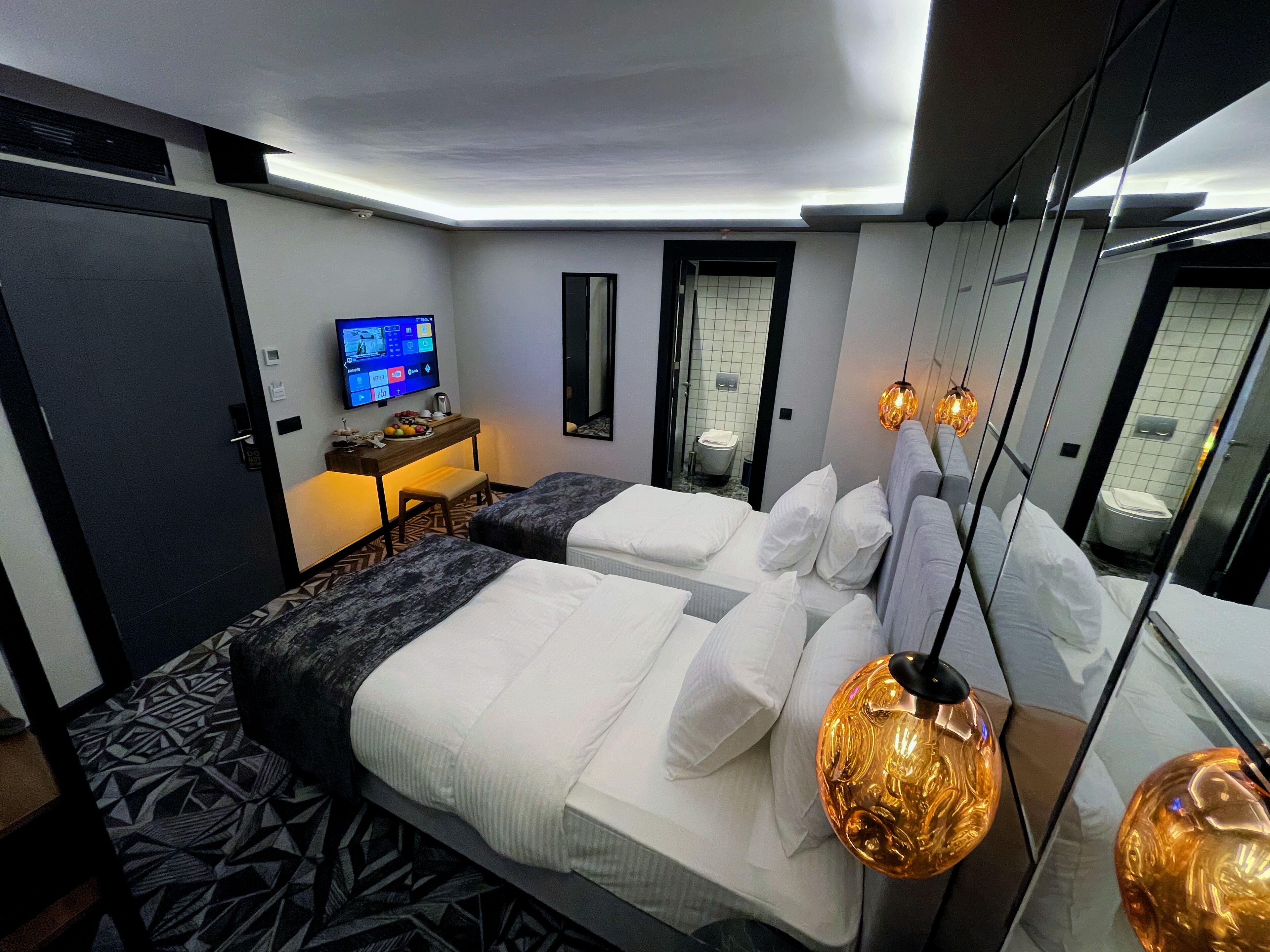 premium bedding, minibar, in-room safe, desk