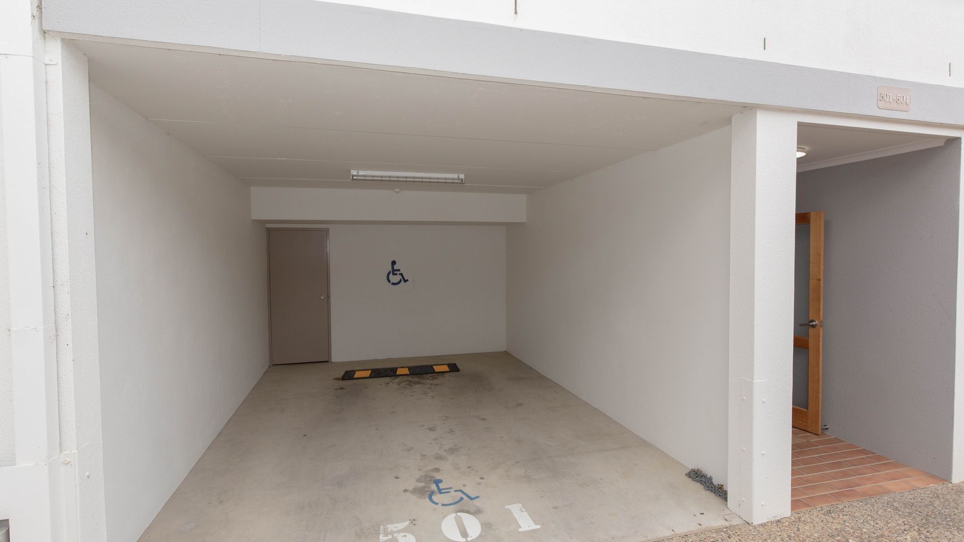 Horizons - 501/10 Kosciuszko Rd — image 3