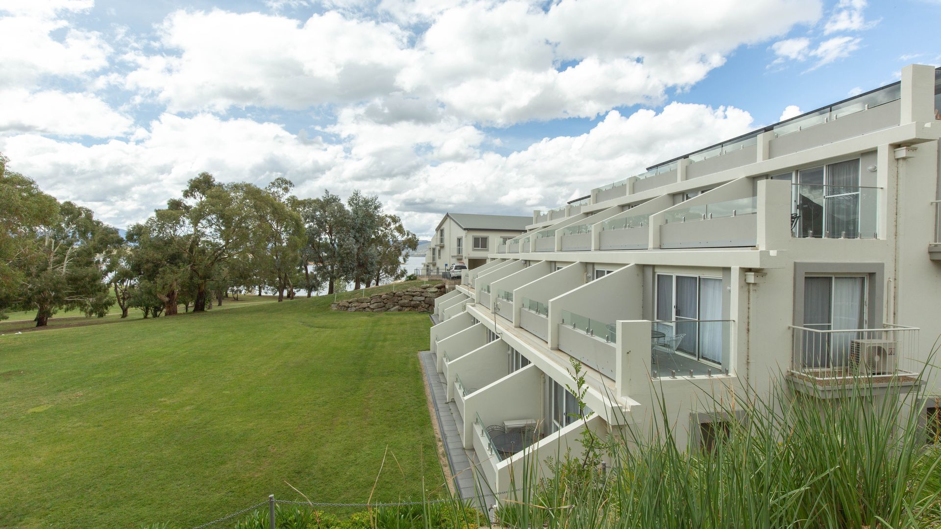 Horizons - 501/10 Kosciuszko Rd — image 12