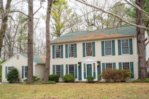 Exterior - Luxury Home in a Resort-Like Estate (Carbondale)