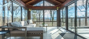 White Pine Retreat - Pet friendly, Beautiful Views and 20 Minutes to AVL!