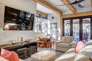 House, 4 Bedrooms | Living area