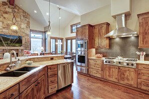 聯排別墅, 3 間臥室 | 私人廚房 | 電冰箱、烤箱、咖啡機/沖茶器、烤麵包機