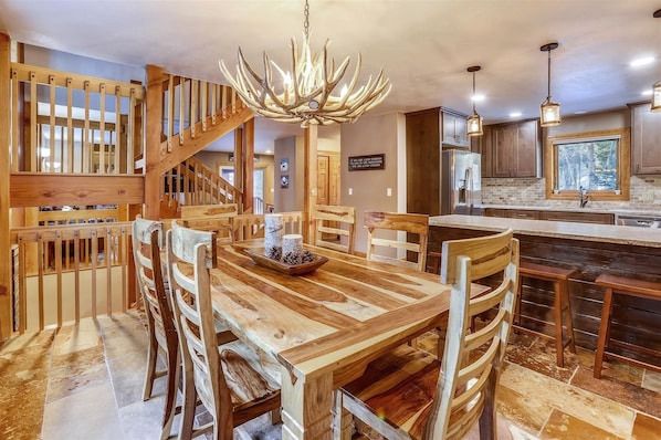 Maison, 4 chambres | Cuisine privée | Réfrigérateur, four, cafetière/bouilloire, grille-pain