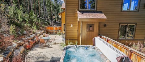 House, 5 Bedrooms | Terrace/patio