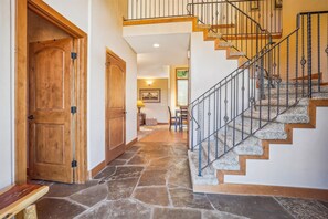 Maison, 5 chambres | Intérieur